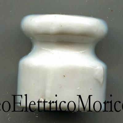 Isolatore