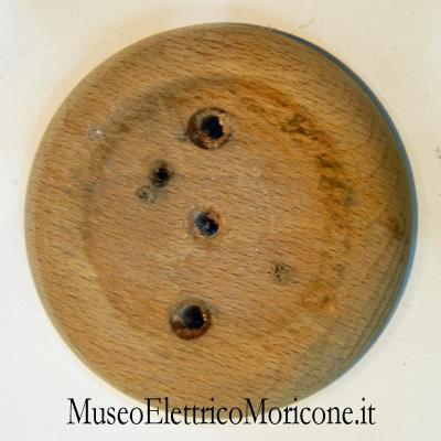Base In Legno Per Interruttore O Presa 