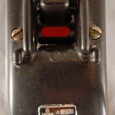 Ang 8907